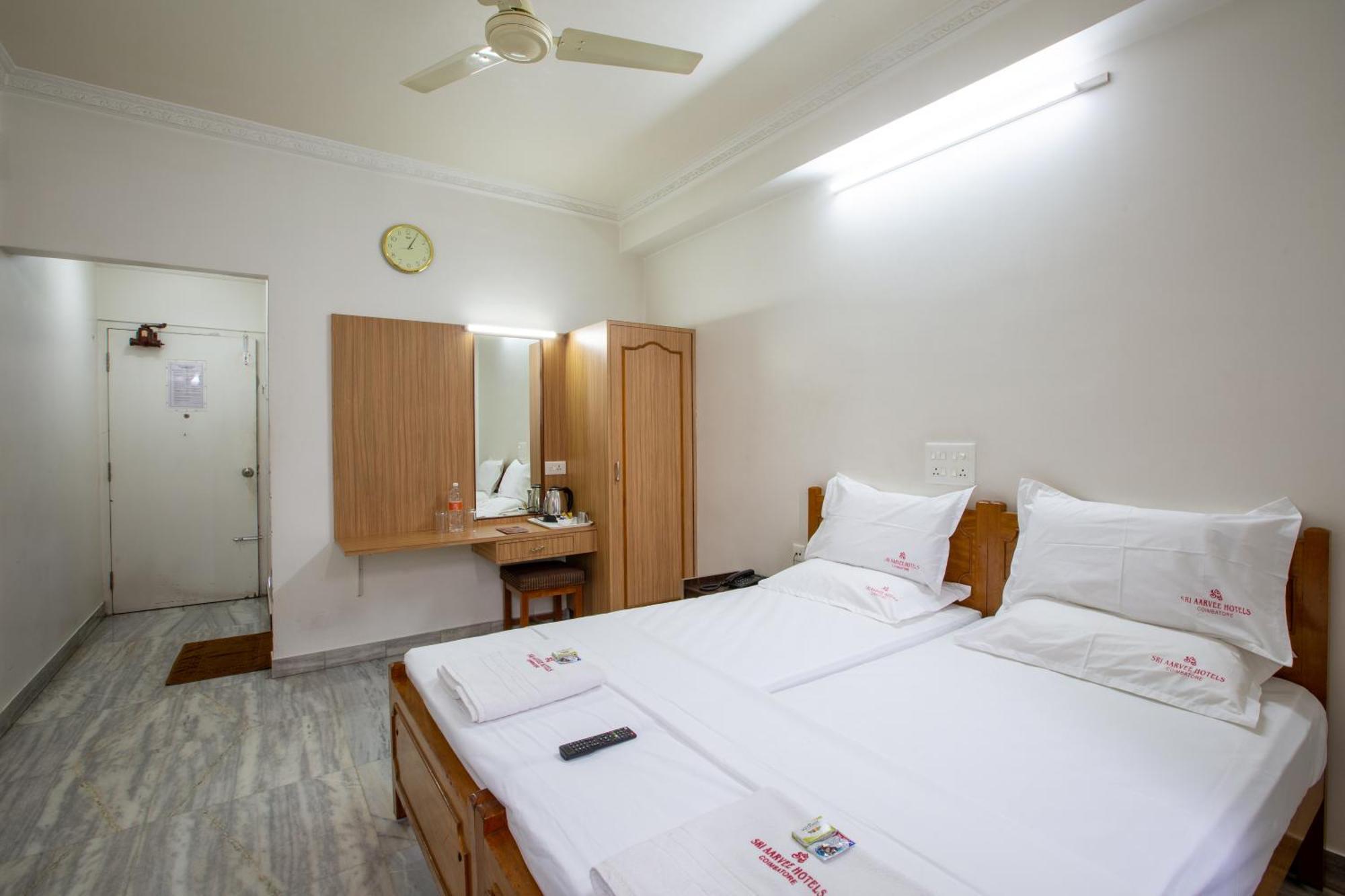 Sri Aarvee Hotels Коимбаторе Екстериор снимка