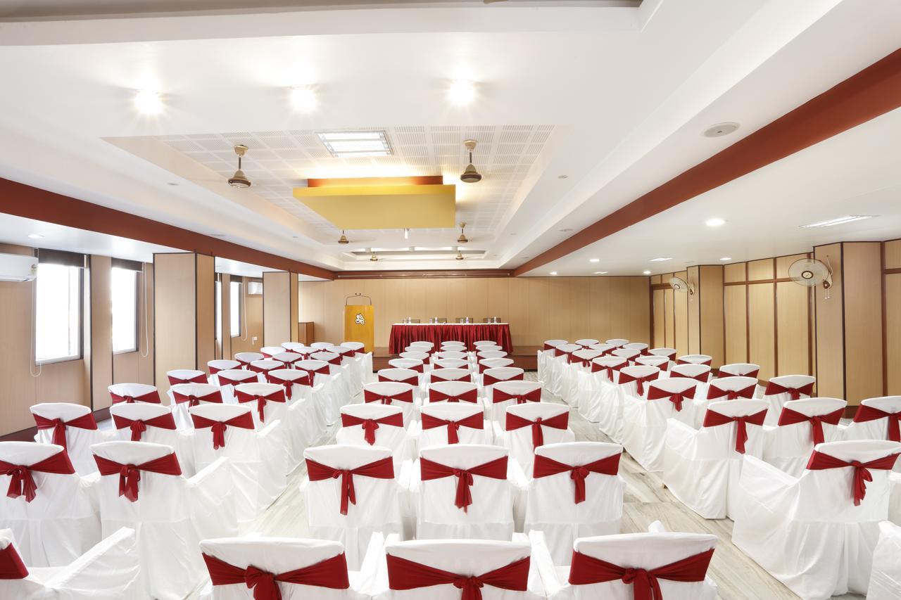 Sri Aarvee Hotels Коимбаторе Екстериор снимка