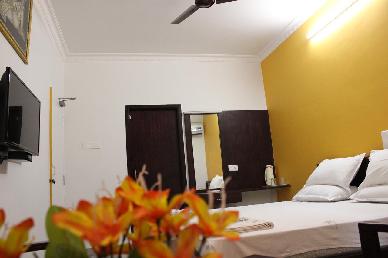 Sri Aarvee Hotels Коимбаторе Екстериор снимка